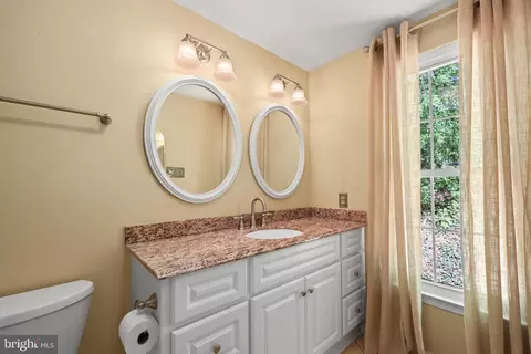 Bath - 4643 Holleyside Ct, Dumfries, VA 22025 photo 2 of 5