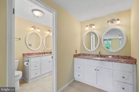 Bath - 4643 Holleyside Ct, Dumfries, VA 22025 photo 1 of 5