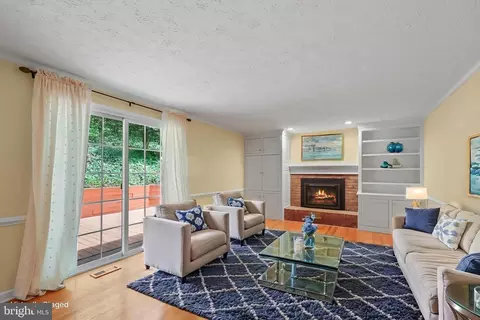 Living - 4643 Holleyside Ct, Dumfries, VA 22025 photo 1 of 5