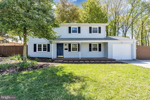 2304 W Longview Dr, Woodbridge, VA 22191