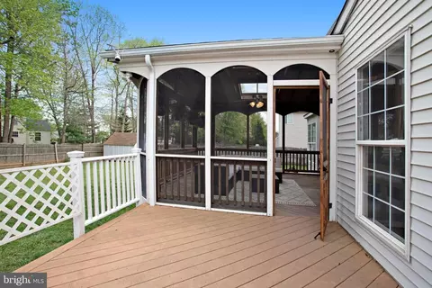 Exterior - 10375 Navarone Pl, Manassas, VA 20110 photo 6 of 10