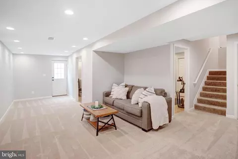 Entry Way - 10375 Navarone Pl, Manassas, VA 20110 photo 8 of 9