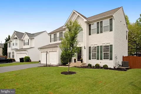 Exterior - 10375 Navarone Pl, Manassas, VA 20110 photo 3 of 10