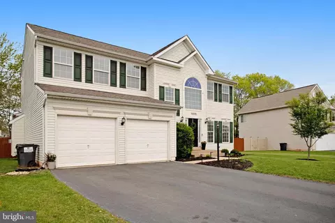 Exterior - 10375 Navarone Pl, Manassas, VA 20110 photo 2 of 10