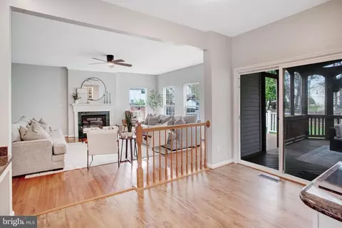 Entry Way - 10375 Navarone Pl, Manassas, VA 20110 photo 3 of 9