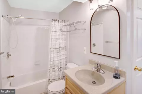 Bath - 10375 Navarone Pl, Manassas, VA 20110 photo 4 of 4