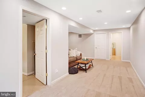 Entry Way - 10375 Navarone Pl, Manassas, VA 20110 photo 9 of 9