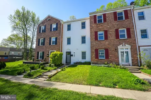2925 Wythe Ct, Woodbridge, VA 22191