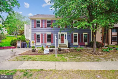 16028 Fairway Dr, Dumfries, VA 22025