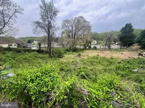18522 Triangle St, Triangle, VA 22172 photo 1