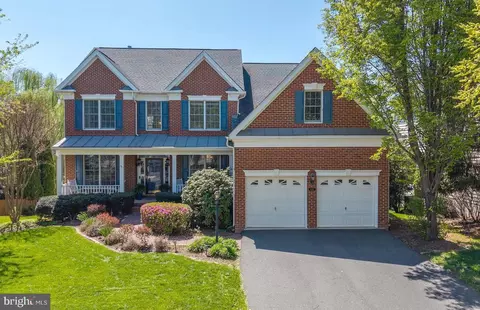 5235 Blossom Hill Dr, Haymarket, VA 20169