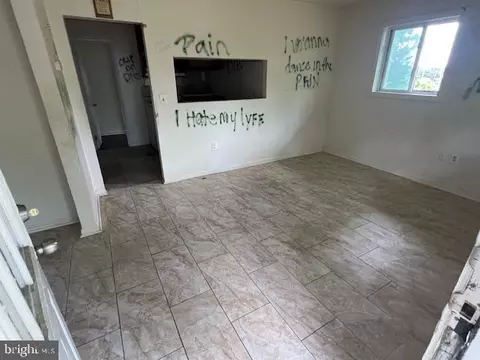 18504 Triangle St, Triangle, VA 22172 photo 3