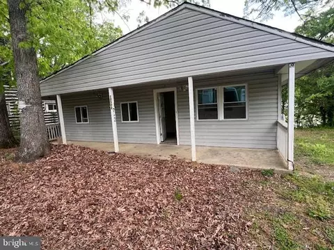18504 Triangle St, Triangle, VA 22172