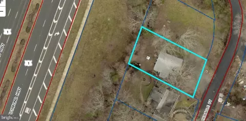 18504 Triangle St, Triangle, VA 22172 photo 2
