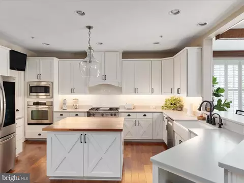 Kitchen - 14475 Bluff Point Ct, Gainesville, VA 20155 photo 2 of 5