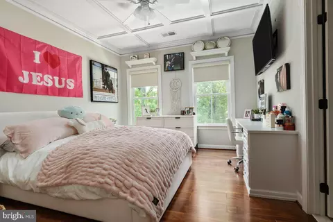 Bedroom - 14475 Bluff Point Ct, Gainesville, VA 20155 photo 6 of 7