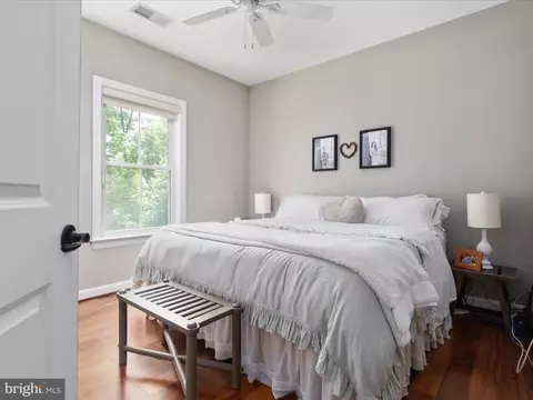 Bedroom - 14475 Bluff Point Ct, Gainesville, VA 20155 photo 5 of 7