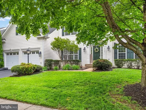 Exterior - 8705 Lords View Loop, Gainesville, VA 20155 photo 4 of 14