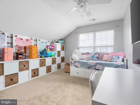Bedroom - 8705 Lords View Loop, Gainesville, VA 20155 photo 6 of 8