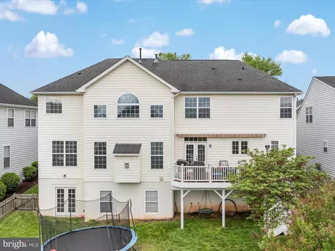 Exterior - 8705 Lords View Loop, Gainesville, VA 20155 photo 8 of 14