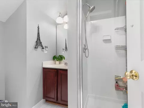 Bath - 8705 Lords View Loop, Gainesville, VA 20155 photo 4 of 4