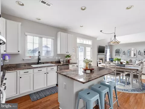 Kitchen - 8705 Lords View Loop, Gainesville, VA 20155 photo 3 of 4