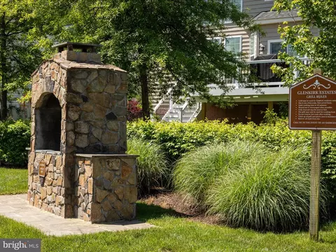 Exterior - 8705 Lords View Loop, Gainesville, VA 20155 photo 11 of 14