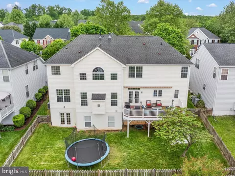 View/Area - 8705 Lords View Loop, Gainesville, VA 20155 photo 2 of 2
