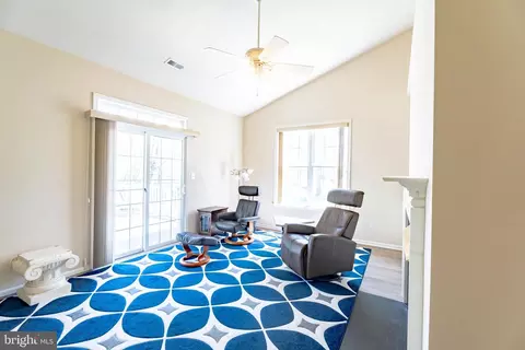 Living - 6833 Saddle Run Way, Gainesville, VA 20155 photo 2 of 2