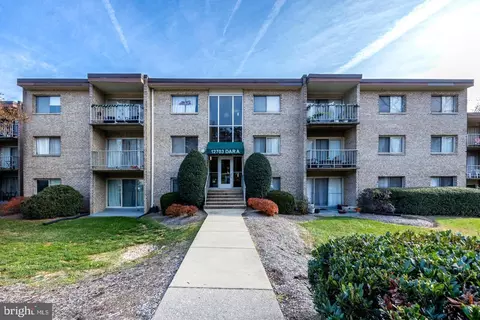 12703 Dara Dr #302, Woodbridge, VA 22192
