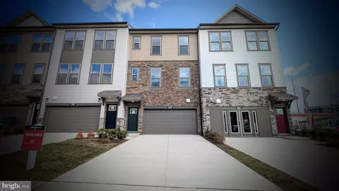 13209 Nixon Ln, Woodbridge, VA 22193