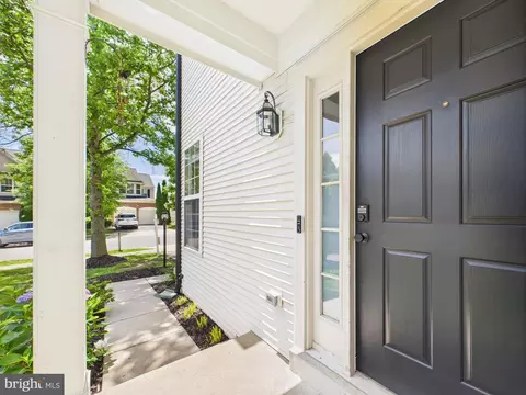 Exterior - 16558 Reservoir Loop, Dumfries, VA 22026 photo 5 of 11