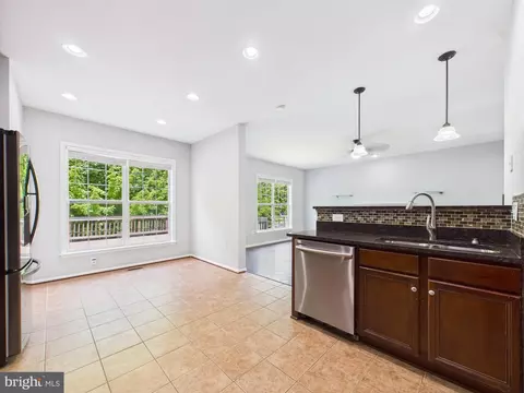 Kitchen - 16558 Reservoir Loop, Dumfries, VA 22026 photo 3 of 8