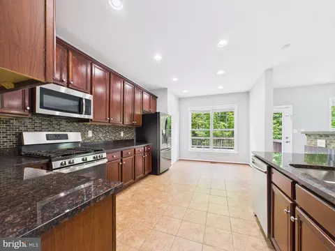 Kitchen - 16558 Reservoir Loop, Dumfries, VA 22026 photo 2 of 8