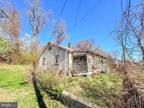 18512 Corby St, Triangle, VA 22172 photo 2