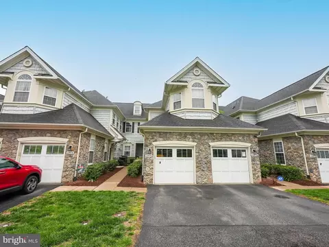 13976 Greendale Dr, Woodbridge, VA 22191