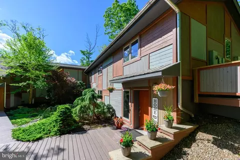 2804 Jackson Dr, Haymarket, VA 20169
