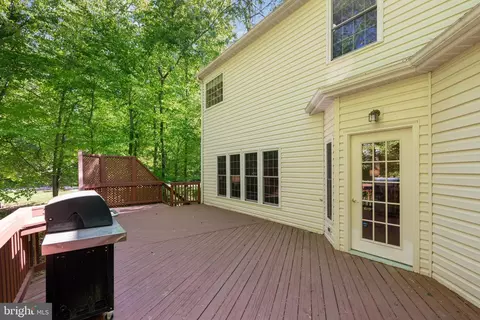 Exterior - 13109 Crestbrook Dr, Manassas, VA 20112 photo 3 of 6