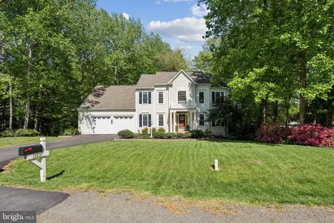 Exterior - 13109 Crestbrook Dr, Manassas, VA 20112 photo 2 of 6