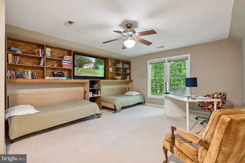 Bedroom - 13109 Crestbrook Dr, Manassas, VA 20112 photo 6 of 8