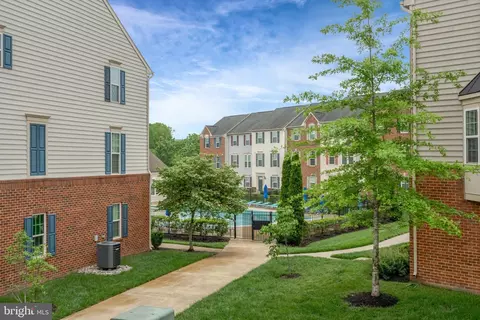 Exterior - 14123 Haro Trl, Gainesville, VA 20155 photo 6 of 8