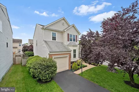 6780 Hollow Glen Ct, Gainesville, VA 20155