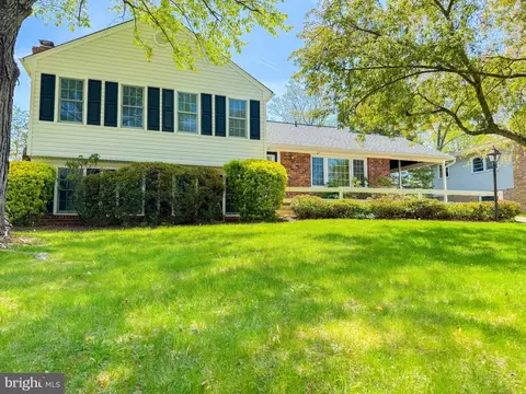 9715 Sudley Manor Dr, Manassas, VA 20109