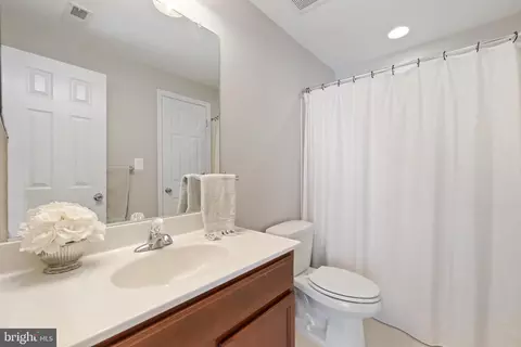 Bath - 14401 Broadwinged Dr, Gainesville, VA 20155 photo 2 of 2