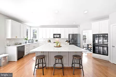 Kitchen - 14401 Broadwinged Dr, Gainesville, VA 20155 photo 5 of 5