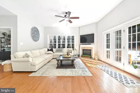 Living - 14401 Broadwinged Dr, Gainesville, VA 20155 photo 2 of 4