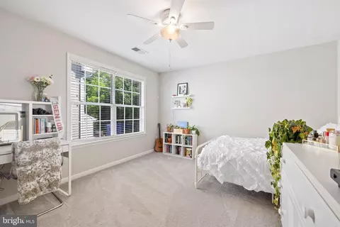 Bedroom - 14401 Broadwinged Dr, Gainesville, VA 20155 photo 9 of 12