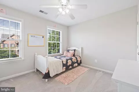 Bedroom - 14401 Broadwinged Dr, Gainesville, VA 20155 photo 6 of 12
