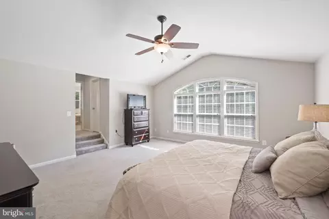Bedroom - 14401 Broadwinged Dr, Gainesville, VA 20155 photo 2 of 12