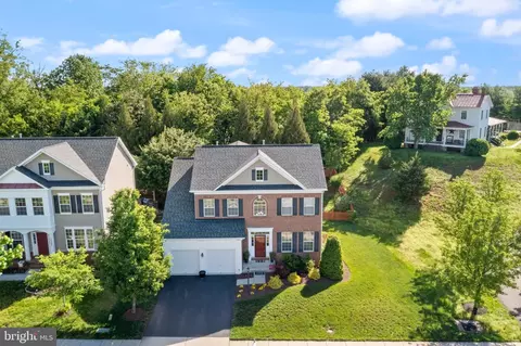 View/Area - 14401 Broadwinged Dr, Gainesville, VA 20155 photo 2 of 8